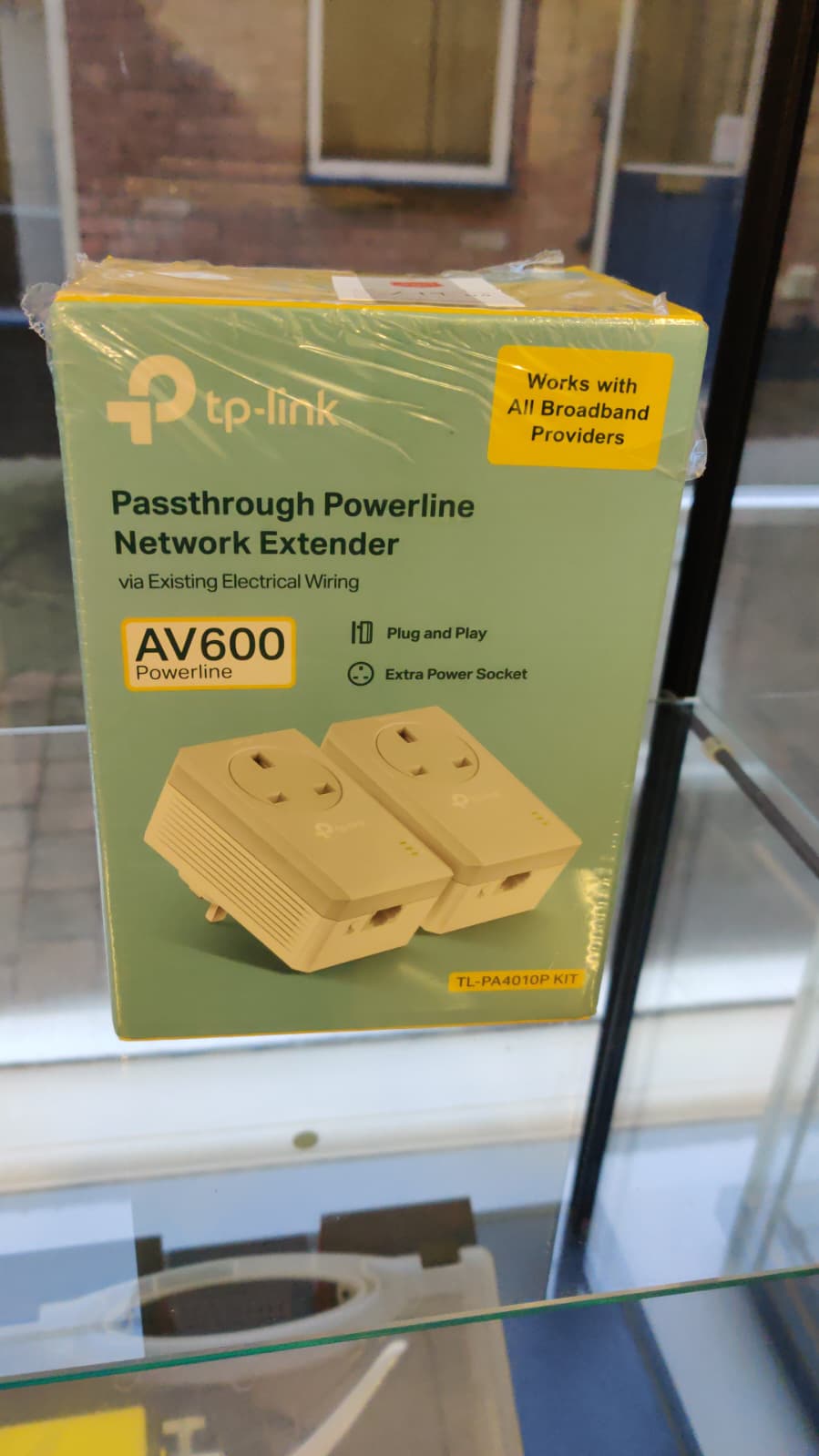 TP-Link TL-PA4010P KIT AV600 Passthrough Powerline Network Extender