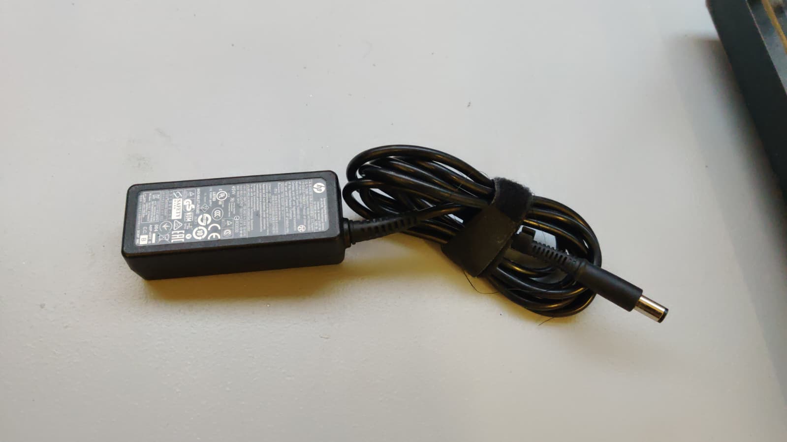 HP AC Adapter 19.5V 2.31A 45W